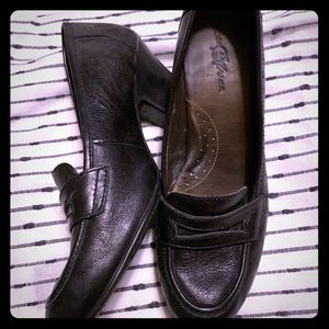 Born black casual heel